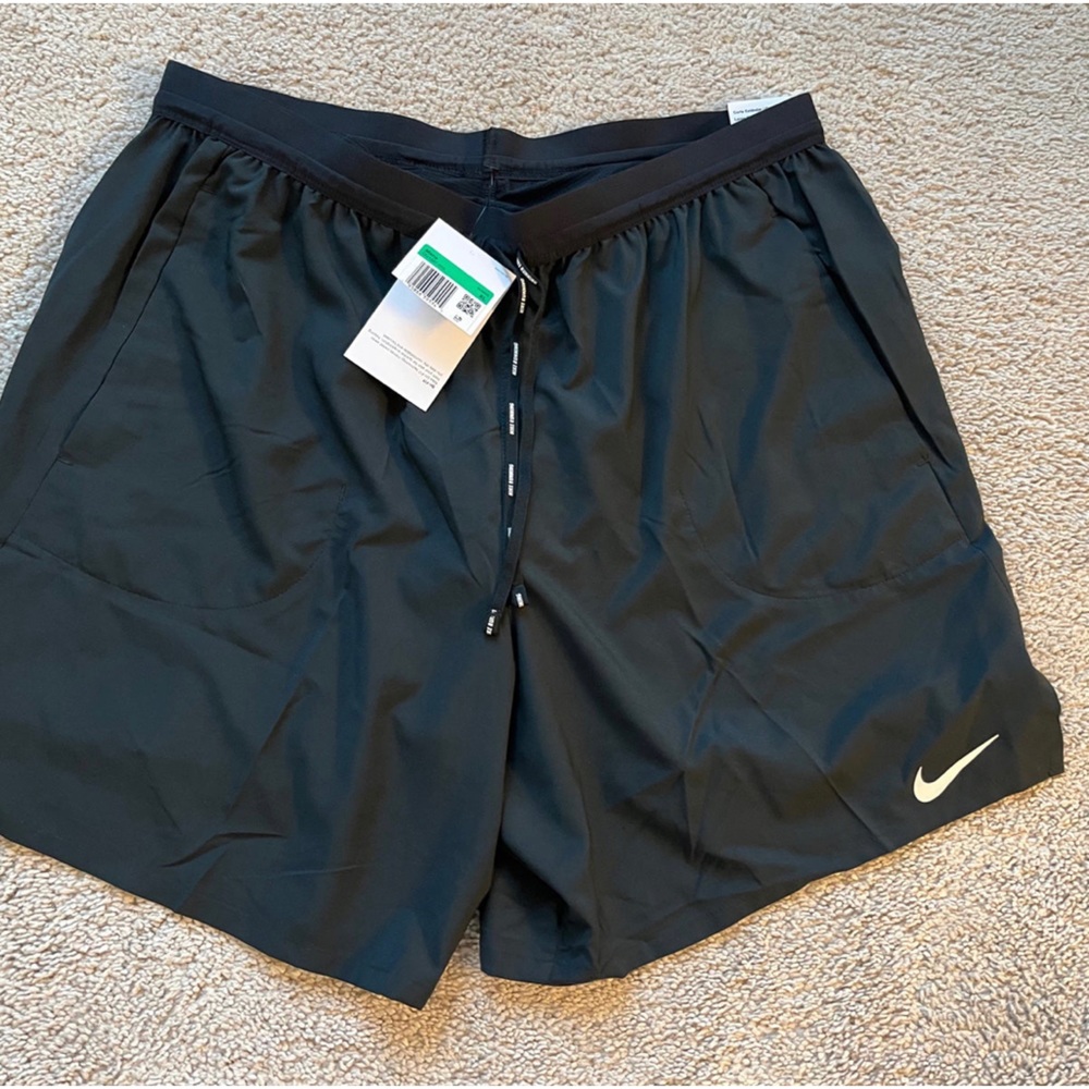 NWT men’s Nike running shorts XL